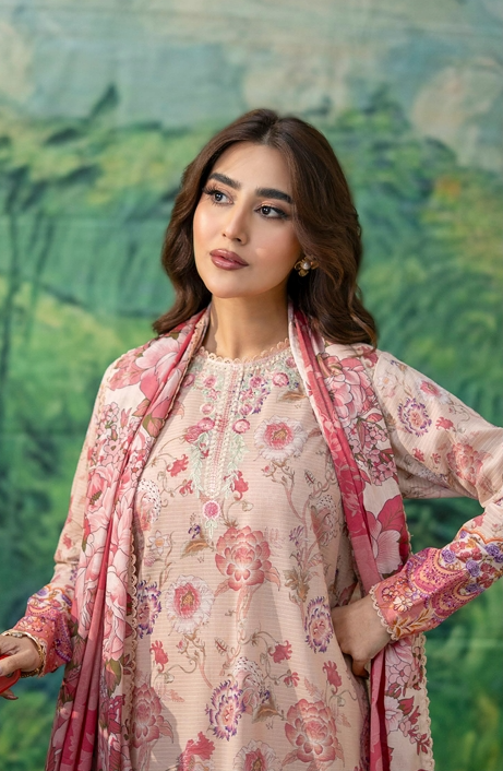 3Pcs Embroidered Lawn Embroidered lawn suit